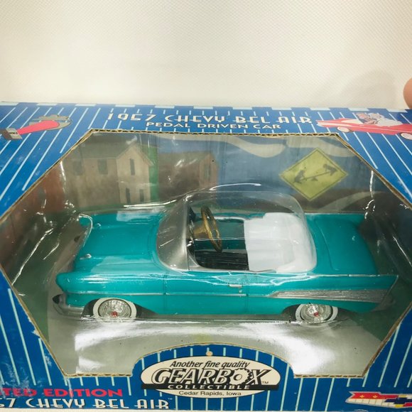 Gearbox 1997 Vintage 1957 Chevy Bel Air Convertible Serial #05362 Pedal Car New - Picture 3 of 10